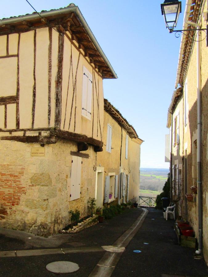 Gite Des Remparts A Lectoure Exterior photo