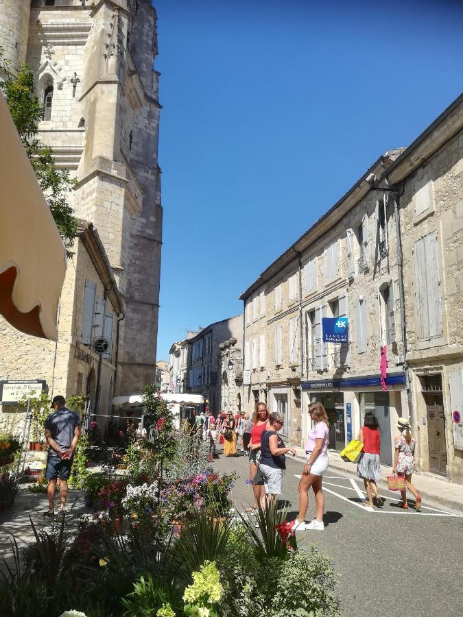 Gite Des Remparts A Lectoure Exterior photo