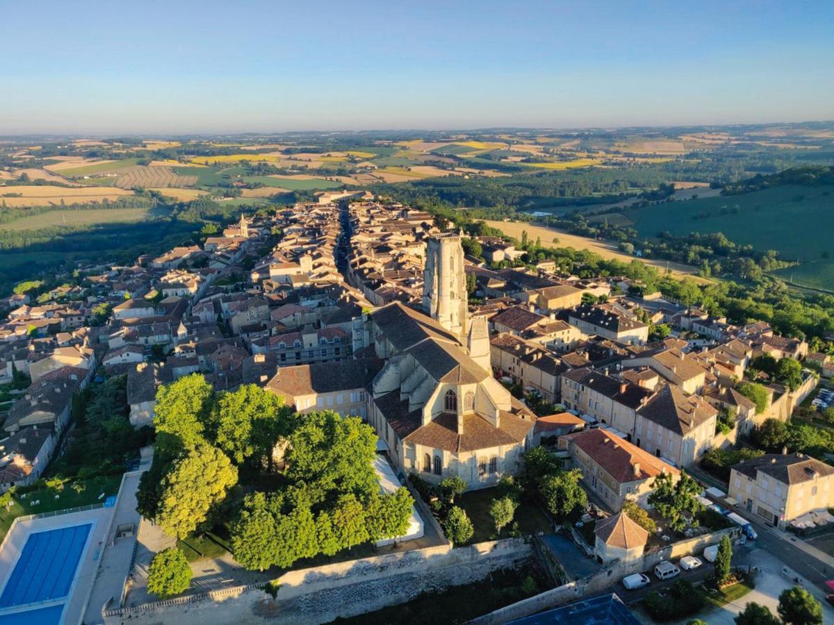 Gite Des Remparts A Lectoure Exterior photo