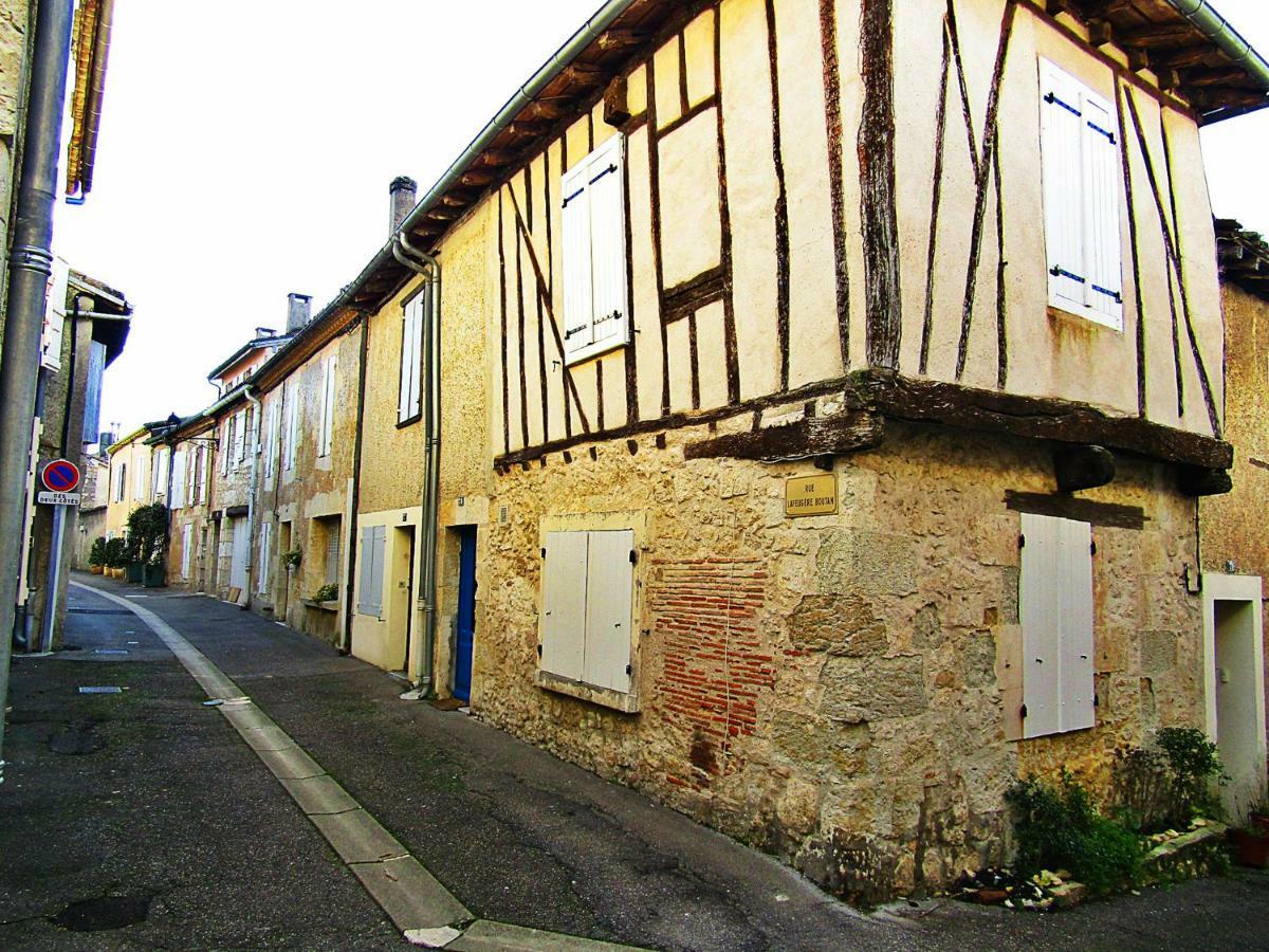 Gite Des Remparts A Lectoure Exterior photo